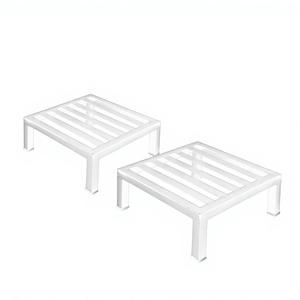 Supports à fleurs minimalistes en plastique blanc, design carré, légers, pour jardinage extérieur. - Product Image 6