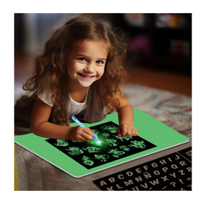 Nouveau Tableau de <span class=keywords><strong>Dessin</strong></span> <span class=keywords><strong>Magique</strong></span> 3D Lumineux et Amusant pour Enfants, Jouets Éducatifs LED avec Lunettes <span class=keywords><strong>en</strong></span> Plastique Durable - Product Image 1