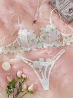 0132 français dentelle petite broderie florale fraîche froncée soutien-gorge Sexy Perspective tentation pur désir Lingerie ensemble pour les femmes