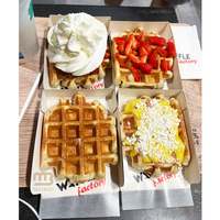 Boîte en papier en forme de bateau pour emballage de gaufres sucrées avec logo personnalisé, boîte en papier kraft pour aliments, plateau à gaufres, desserts, gâteaux, crêpes, plateau de service en papier