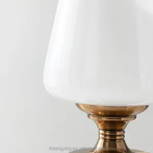 İskandinav postmodern beyaz cam abajur masa lambası otel dekoratif masa lambası iç yatak odası oturma odası gece lambası