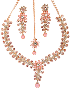 Juego de 4 Collares de Gargantilla con Diseño de Flores Chapadas en Oro Étnico, Perlas de Imitación para Mujer, para Fiestas, Compromisos y Bodas - Product Image 1