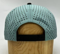 Casquette de baseball découpée au laser à 7 panneaux pour homme Casquette de camionneur à bord plat pour papa à séchage rapide avec logo personnalisé Casquette hip-hop pour ski performance sports nautiques