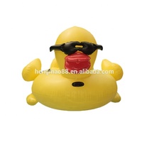 Canard géant gonflable jaune en caoutchouc pour piscine avec 2 porte-gobelets