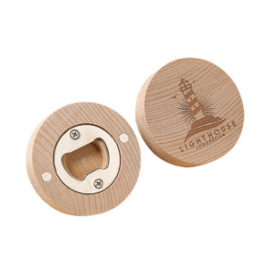 Abrebotellas <span class=keywords><strong>de</strong></span> <span class=keywords><strong>Madera</strong></span> <span class=keywords><strong>de</strong></span> Haya Redondo con Imán para Refrigerador y Logo Grabado Personalizado para Recuerdo <span class=keywords><strong>de</strong></span> Boda - Product Image 1