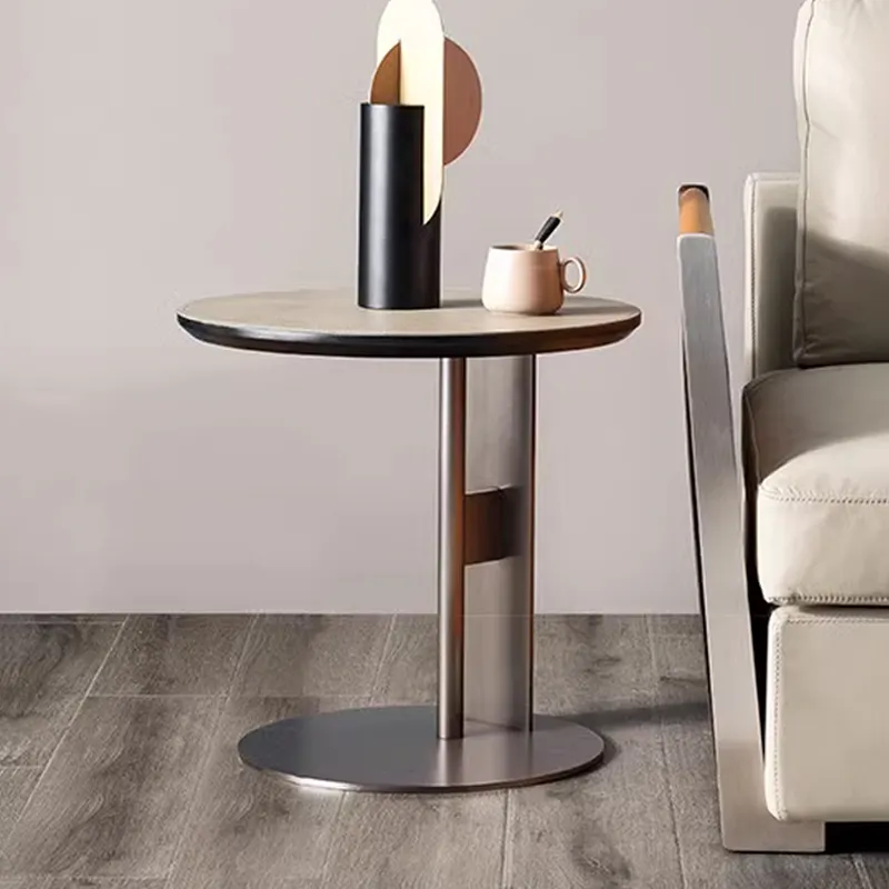 आधुनिक हल्के लक्जरी गोल साइड टेबल चमड़े के स्टेनलेस स्टील डिजाइनर ठोस लकड़ी बालकनी की तरफ टेबल छोटी एंड टेबल