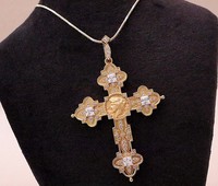 Collier Pendentif Croix en Or Massif 18K avec Diamant de Laboratoire, Collection Heirloom Saison d'Entraînement Style Dua Lipa, Bijoux pour Homme et Femme