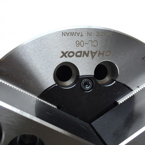 Mandril Hidráulico de Tres Mordazas Huecas CL-06 de Taiwán Qiandao para Torno, Mandril de Taladro para Sujeción - Product Image 4