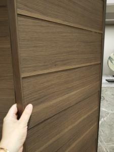 Bibliothèque multifonctionnelle, armoire de rangement murale au design moderne avec porte modélisée, meubles de salon personnalisés - Product Image 4