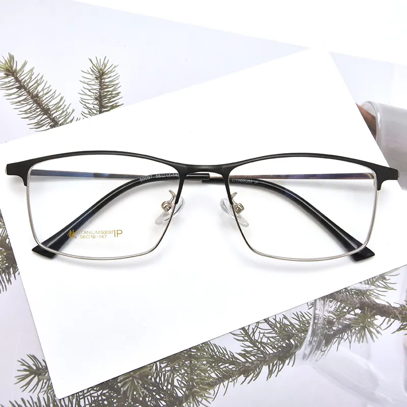 แว่นตากรอบแว่นสายตา,แว่นตาโลหะไทเทเนียมรูปสี่เหลี่ยมจัตุรัสน้ำหนักเบาเป็นพิเศษผลิตจากประเทศจีน