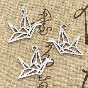 Charmes <span class=keywords><strong>origami</strong></span> papier grues 23x29mm Antique couleur argent pendentifs faisant bricolage à la main tibétain trouver des bijoux - Product Image 3