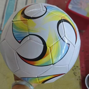 Balón de Fútbol en Oferta, Tamaño Oficial 5, PU, Diseño Personalizado, Balón de Fútbol para Entrenamiento y Partidos, Balón de Fútbol Estrella, Diferentes Tipos - Product Image 1
