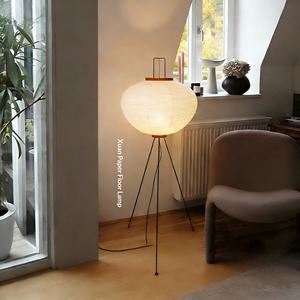 Lampe sur pied LED de style <span class=keywords><strong>chinois</strong></span> avec commande par bouton en <span class=keywords><strong>papier</strong></span> de riz pour salon, chambre à coucher, bureau - Design vertical en <span class=keywords><strong>papier</strong></span> découpé - Product Image 1