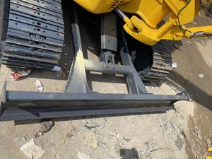 Mini-excavatrice sur chenilles Komatsu PC40MR d'occasion, faible nombre d'heures de travail, pour travaux de construction urbaine, aménagement paysager et travaux agricoles - Product Image 6