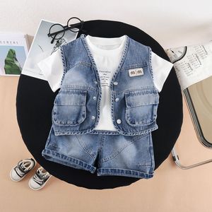 Ensemble d'été 2026 pour garçons : Nouveau <span class=keywords><strong>gilet</strong></span> en jean pour bébés et enfants, ensemble trois pièces à manches courtes, style coréen décontracté avec motif lettres - Product Image 4