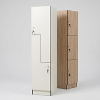 Casier compact en stratifié haute qualité Brikley, étanche, ignifuge, avec serrure à code, casier HPL pour salle de sport dans un club de golf
