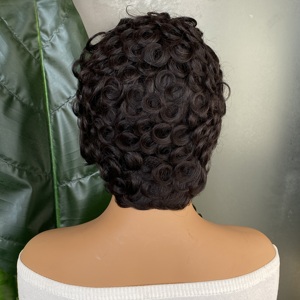 Perruque courte <span class=keywords><strong>coupe</strong></span> pixie 13x4 avec dentelle transparente, fabriquée à la machine, en <span class=keywords><strong>cheveux</strong></span> humains, bouclée et ondulée, style Chioma <span class=keywords><strong>pour</strong></span> femmes - Product Image 6