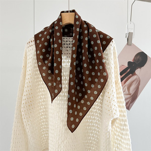 Écharpe en soie de qualité supérieure de style européen, 100% soie double crêpe de Chine, col carré, 65*65cm, écharpe en soie <span class=keywords><strong>CDC</strong></span> à pois - Product Image 2