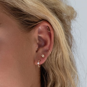 Pendientes de tuerca mini estrella con circonitas y engaste de bisel, de plata de ley 925 chapada en oro de 14k, joyería fina personalizada para mujer, ideales para fiestas. - Product Image 3