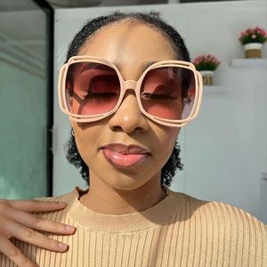 2025 nueva moda mujeres hombres clásico Retro marca diseñador Irregular tonos cuadrados <span class=keywords><strong>de</strong></span> gran tamaño UV400 <span class=keywords><strong>gafas</strong></span> <span class=keywords><strong>de</strong></span> <span class=keywords><strong>sol</strong></span> con montura grande - Product Image 2