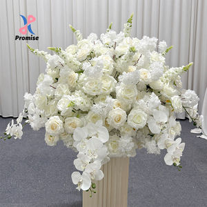 Arreglo Floral Artificial Totalmente Blanco de Primera Calidad para Ceremonia de Boda - Product Image 1