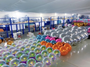 Bóng bay phản quang PVC lớn màu bạc vàng, dùng được nhiều lần, dùng cho trang trí sự kiện, sân khấu, quảng cáo, giá sỉ - Product Image 5