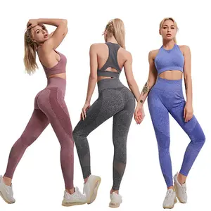 Conjunto cinza oco com calças para yoga