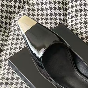 Zapatos de tacón alto de cuero negro brillante con punteras metálicas, tacones puntiagudos y delgados, estilo femenino, punta poco profunda, zapatos individuales para mujer. - Product Image 5