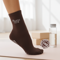 Chaussettes de yoga et de Pilates antidérapantes en coton brodé sur mesure pour femmes, idéales pour la barre - Vente en gros OEM