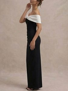 Vestido Maxi de Gasa con Hombros Descubiertos, Bloques de Color Blanco y Negro, Cintura Natural, Ajustado, Elegante, para Fiestas y Clubes - Product Image 3