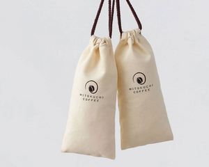 Sac cadeau de mariage en tissu de coton beige personnalisé - Product Image 1