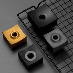 Broyeur à arbre unique <span class=keywords><strong>KB</strong></span>, lame rotative, taille personnalisée, couteaux à couronne de 60 mm, machine de broyage du plastique, dureté HRC56-65, 6 mois - Product Image 2