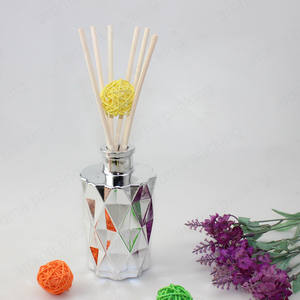 Diffuseur <span class=keywords><strong>de</strong></span> roseaux en <span class=keywords><strong>verre</strong></span> vide <span class=keywords><strong>de</strong></span> 170ml avec <span class=keywords><strong>motif</strong></span> bâtons <span class=keywords><strong>de</strong></span> fibres d'or rose argenté finition mate pour les soins personnels - Product Image 6