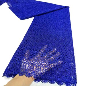 Tessuto in Pizzo Bianco 5 Iarde, Ricamo 3D Floreale Guipure Nigeriano Idrosolubile per Abiti <span class=keywords><strong>da</strong></span> <span class=keywords><strong>Sposa</strong></span> - Product Image 5