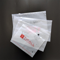 T-shirt imprimé emballage de vêtement sac Ziplock emballage en plastique givré pour vêtements pour chaussettes et chaussures