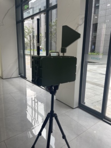 Système de détection et de localisation de drones RF à gain élevé, transmission de signal directionnelle, couverture de plateau tournant à 360% - Product Image 2