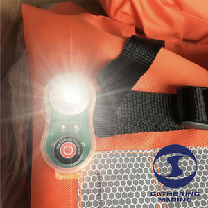 Lampe <span class=keywords><strong>de</strong></span> <span class=keywords><strong>gilet</strong></span> <span class=keywords><strong>de</strong></span> <span class=keywords><strong>sauvetage</strong></span> marine LED SOLAS 0.75cd pour une utilisation en eau, conforme aux certificats CCS/CE - Product Image 4