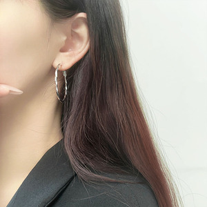 Kaiming Boucles d'oreilles créoles torsadées en argent sterling 925 pour femmes, style coréen, à porter au quotidien - Product Image 1