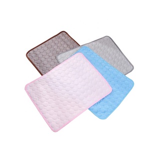 Tapis de canapé rafraîchissant en soie glacée pour animaux de compagnie, moderne, de haute qualité, imperméable, pour chats et chiens, usage estival en intérieur, tailles moyenne/grande/petite, vente en gros - Product Image 3