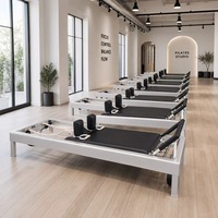 Reformer de Pilates Clásico de Aleación de Aluminio con Resistencia de Resorte Ajustable, Plataforma Antideslizante y Estructura Robusta y Estable