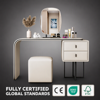 Ensemble de meubles de salle de bain en bois massif de luxe, couleur crème, style moderne minimaliste, table de maquillage en cuir, meubles de rangement pour chambre à coucher