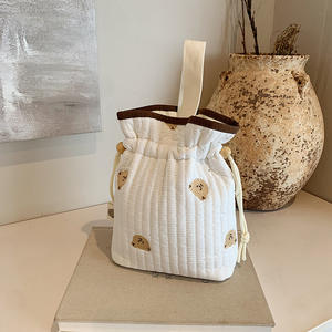 Bolsa de pañales portátil de algodón acolchado con patrón de oso personalizado, tipo saco con cordón, para mamá, para colgar en el cochecito, para llevar a mano - Product Image 6