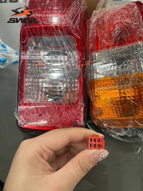 SNOR Hot Sale Wholesale Motorcycle Tuktuk Tricycle Spare Parts Motorcycle Tail Light for Bajaj 205
