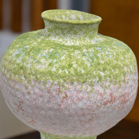 Vase de table artisanal en céramique de luxe antique chinoise, style Art Déco, vert mat, rustique, pour décoration intérieure, écologique