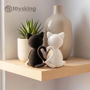 Peluche de Gato 3D Tejido a Mano - Animal de Peluche Lindo y Suave con Detalles Realistas |   Gato Tejido a Mano de Primera Calidad, Regalo Hecho a Mano - Product Image 2