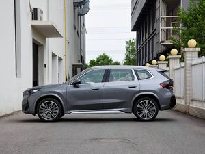 2024 pour <span class=keywords><strong>BM</strong></span>- W X1 <span class=keywords><strong>X</strong></span> Drive M Sport 2.0T Luxe 2WD 4WD Neuf Fabriqué en Chine Essence/Pétrole 1.5L de cylindrée Sièges en tissu - Product Image 6