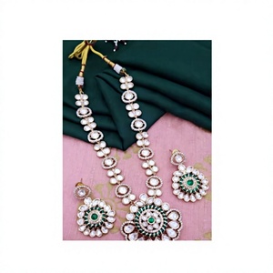 Ensemble élégant de collier et de boucles d'oreilles plaqués or avec zircon et perles d'imitation pour femmes, bijoux de mariage - Product Image 2