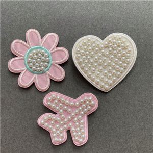 Parche de Lentejuelas Bordado Redondo Reversible con Logotipo de Corazón de China y Ángel Dorado, Personalizado para Prendas de Moda - Product Image 3