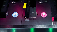 Imprimante professionnelle UV 4 couleurs à passage unique |   Machine numérique industrielle pour l'impression latérale des gobelets en papier et des cartons ondulés