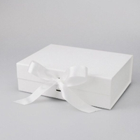 Boîte d'emballage de chaussures en carton rigide de luxe rouge et blanc, design personnalisé gratuit, doublure en éponge, recyclable, laminage mat, gaufrage
